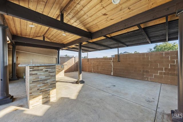 6911 Catalina Creek Way, Bakersfield, CA 93311