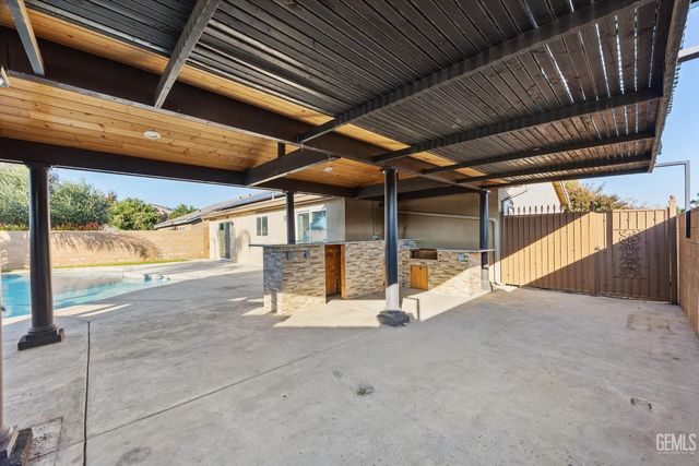 6911 Catalina Creek Way, Bakersfield, CA 93311