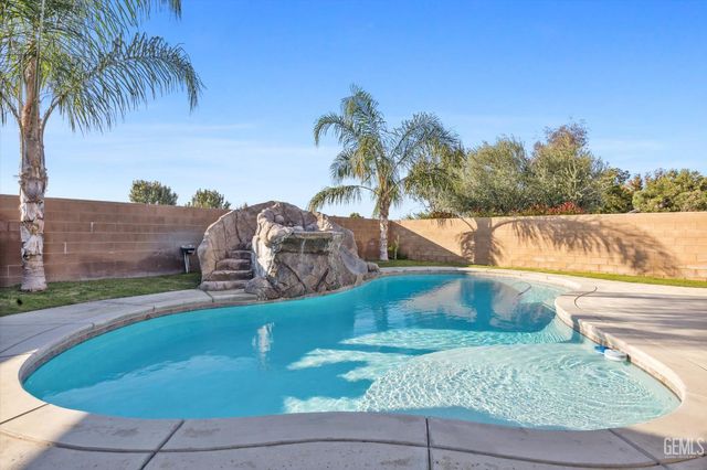 6911 Catalina Creek Way, Bakersfield, CA 93311