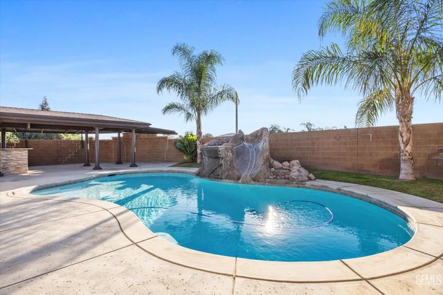 6911 Catalina Creek Way, Bakersfield, CA 93311