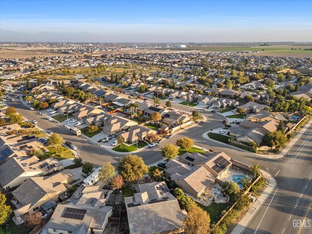 6911 Catalina Creek Way, Bakersfield, CA 93311