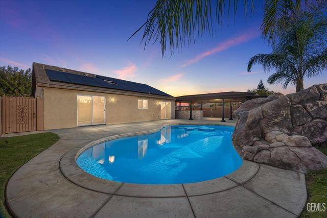 6911 Catalina Creek Way, Bakersfield, CA 93311