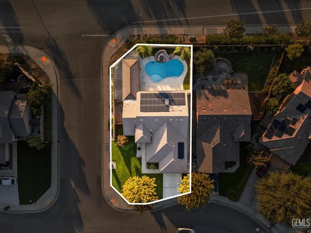 6911 Catalina Creek Way, Bakersfield, CA 93311