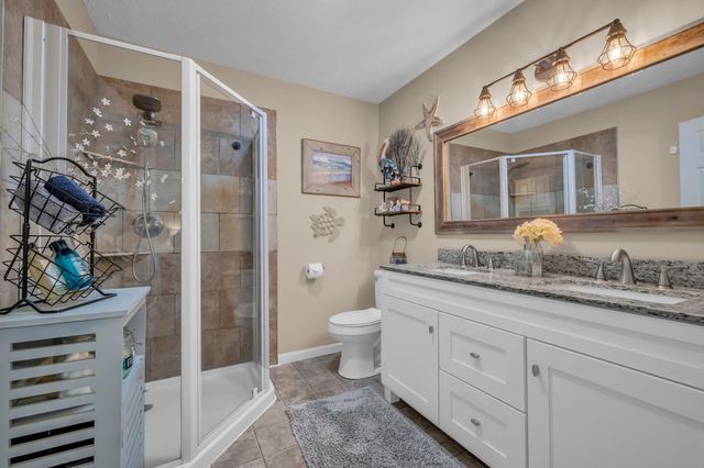173 Ravenwood Cir, Dickson, TN 37055
