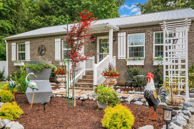 173 Ravenwood Cir, Dickson, TN 37055