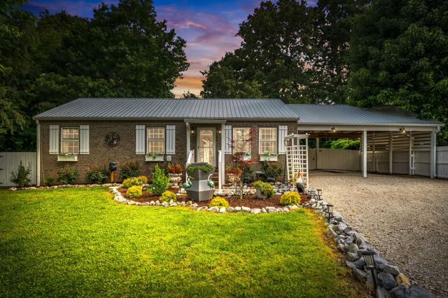 173 Ravenwood Cir, Dickson, TN 37055