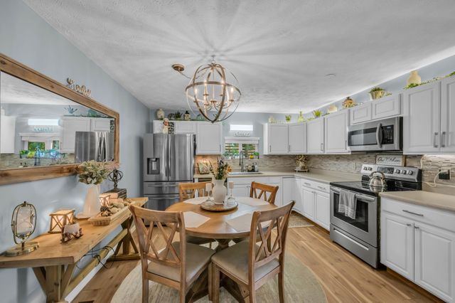 173 Ravenwood Cir, Dickson, TN 37055