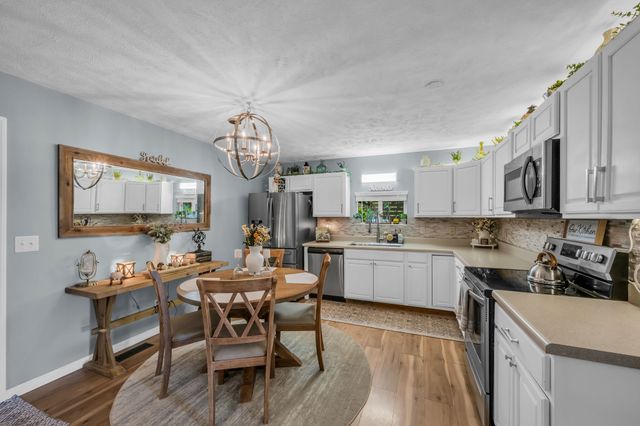 173 Ravenwood Cir, Dickson, TN 37055