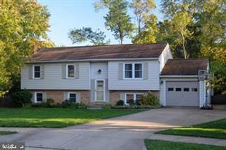10111 ROUNDTOP CT, Fairfax, VA 22032