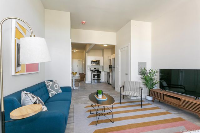 70A Ashburton Avenue 5B, Yonkers, NY 10701