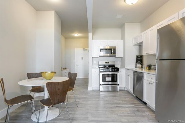 70A Ashburton Avenue 5B, Yonkers, NY 10701