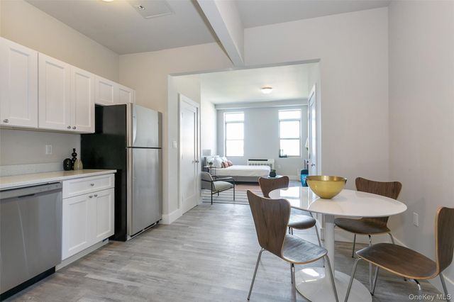 70A Ashburton Avenue 5B, Yonkers, NY 10701