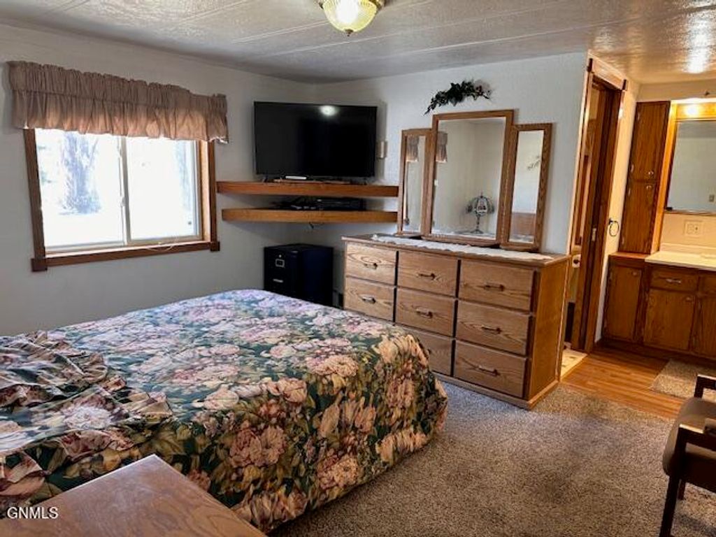 414 Bedford Boulevard, Bismarck, ND 58504 photo 10