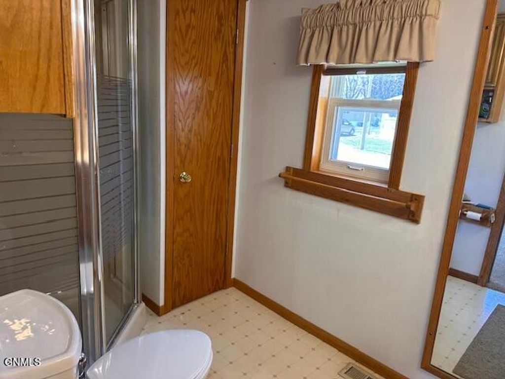 414 Bedford Boulevard, Bismarck, ND 58504 photo 14