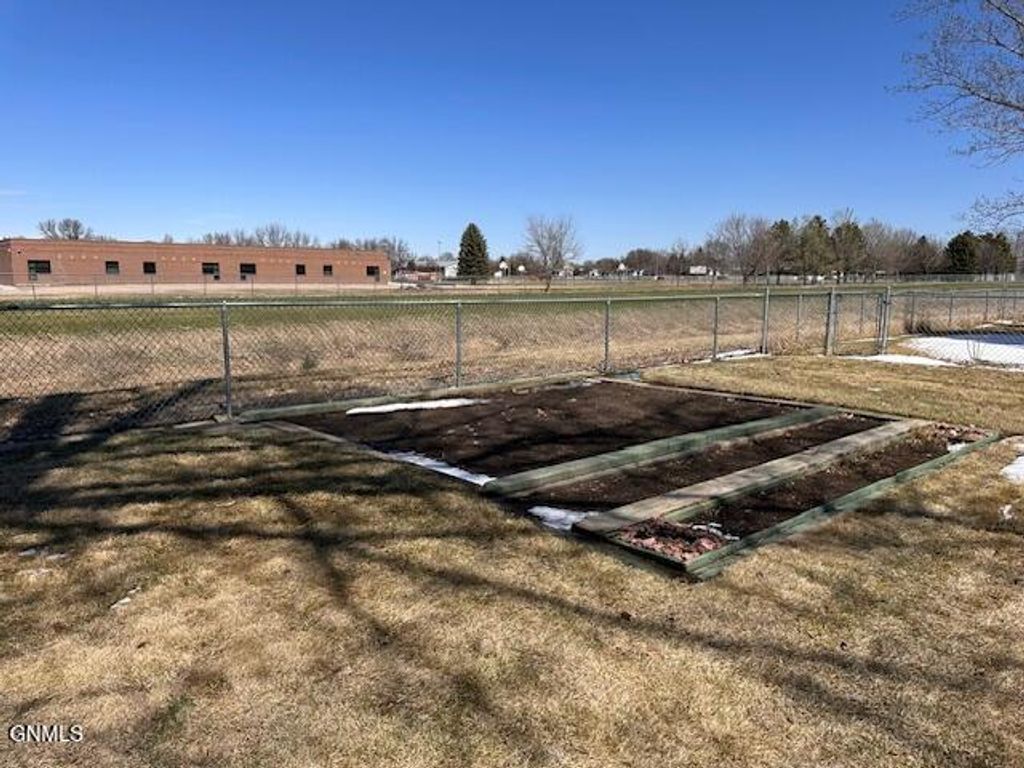 414 Bedford Boulevard, Bismarck, ND 58504 photo 20