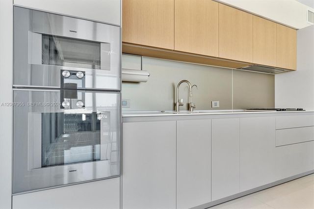 3737 Collins Avenue S-804, Miami Beach, FL 33140