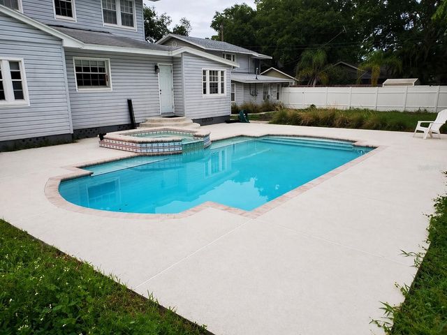 1225 11TH STREET N, St Petersburg, FL 33705