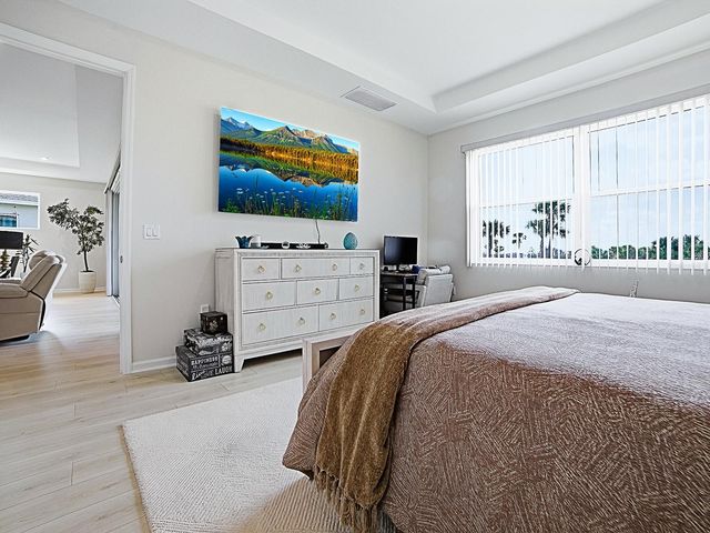 1599 BELLAGIO LOOP, Tavares, FL 32778