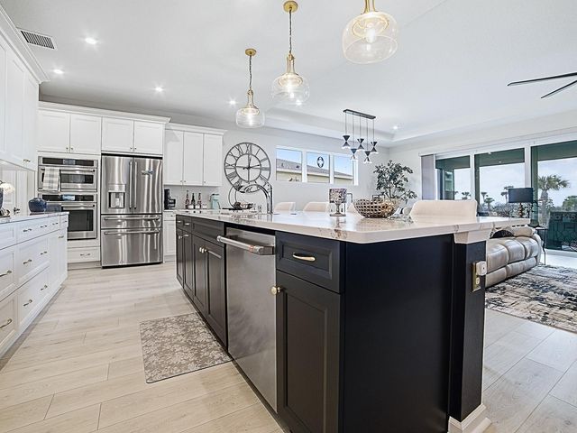 1599 BELLAGIO LOOP, Tavares, FL 32778