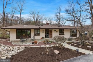 610 ARLYN CIR, Wayne, PA 19087