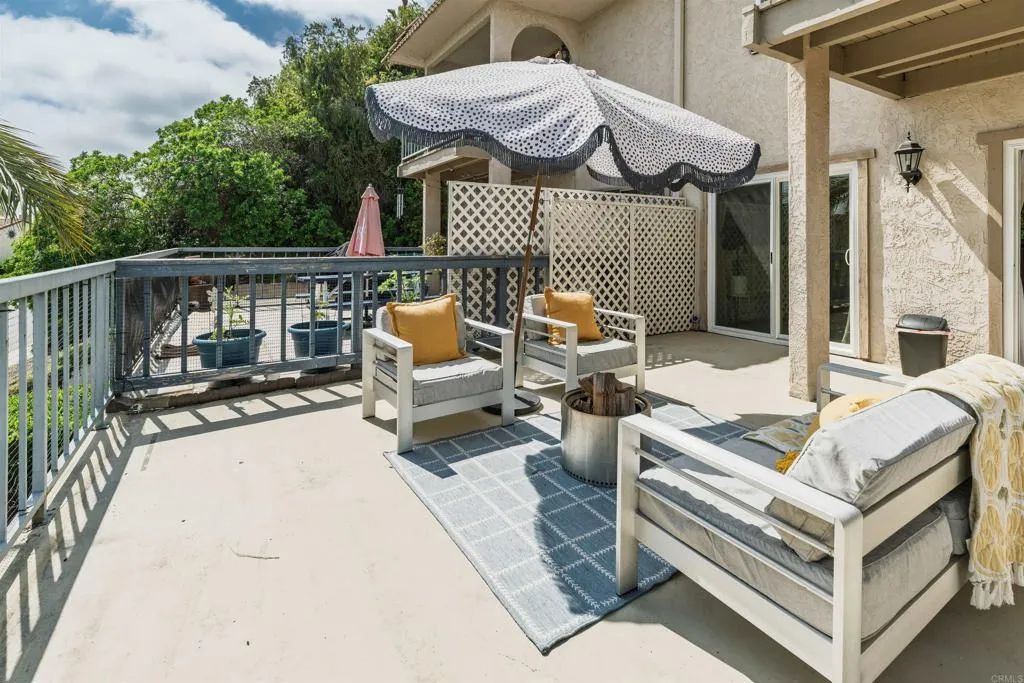 Image 15 of property listing at 2340 Caringa Way B, Carlsbad, CA 92009