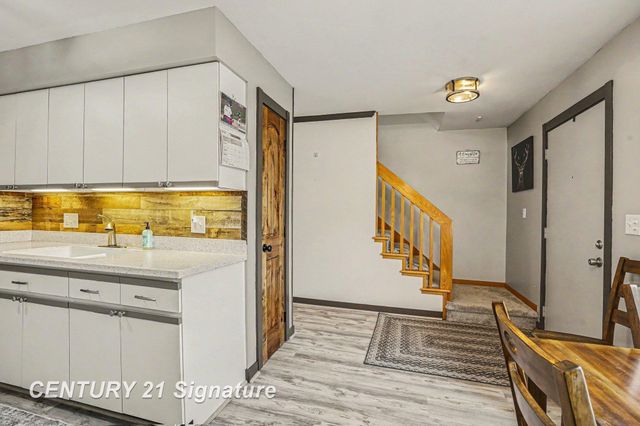 309 Cherryview Drive Drive, Midland, MI 48640