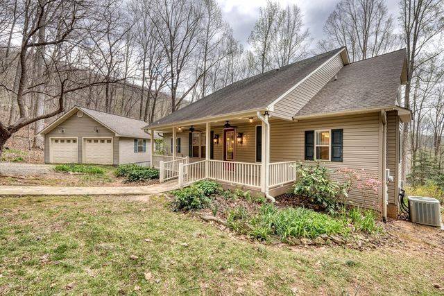 2900 Gribble Edwards Road, Hayesville, NC 28904