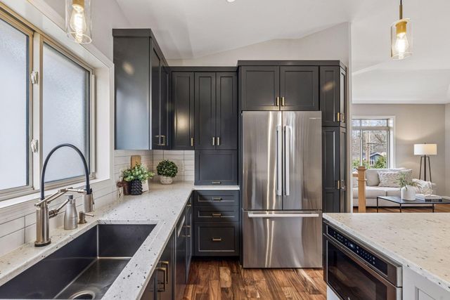 5000 Oxford Avenue, Edina, MN 55436