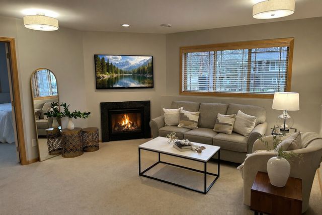 5000 Oxford Avenue, Edina, MN 55436