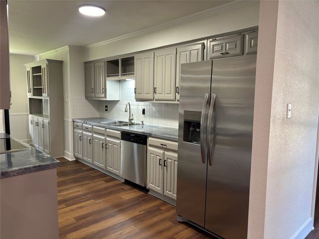 104 Chieftain Drive, Waxahachie, TX 75165