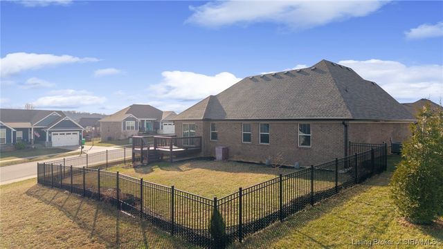 2000 Crestview Lane, Georgetown, IN 47122
