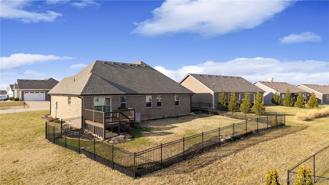 2000 Crestview Lane, Georgetown, IN 47122