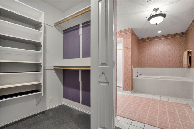 4450 W Sandingham Street, Fayetteville, AR 72704