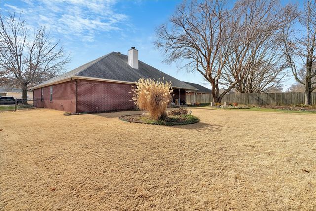 4450 W Sandingham Street, Fayetteville, AR 72704