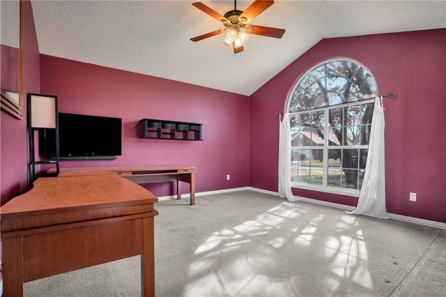 4450 W Sandingham Street, Fayetteville, AR 72704