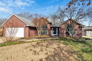 4450 W Sandingham Street, Fayetteville, AR 72704