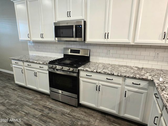 2822 W BLUE RIVER Drive, San Tan Valley, AZ 85144