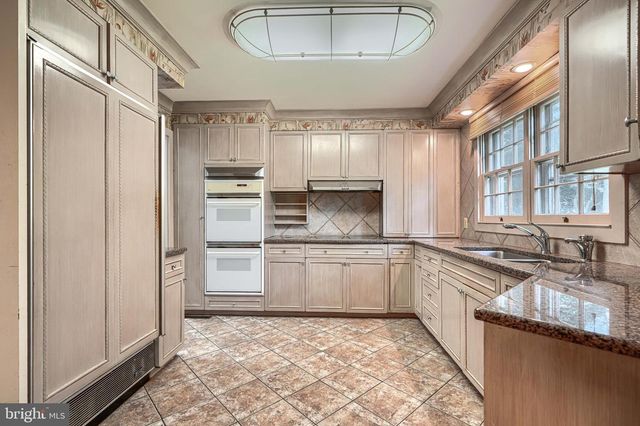 2 KENMONT CT, Owings Mills, MD 21117
