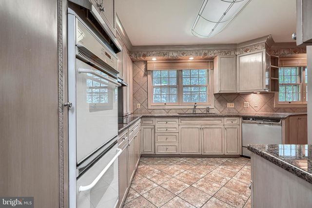 2 KENMONT CT, Owings Mills, MD 21117