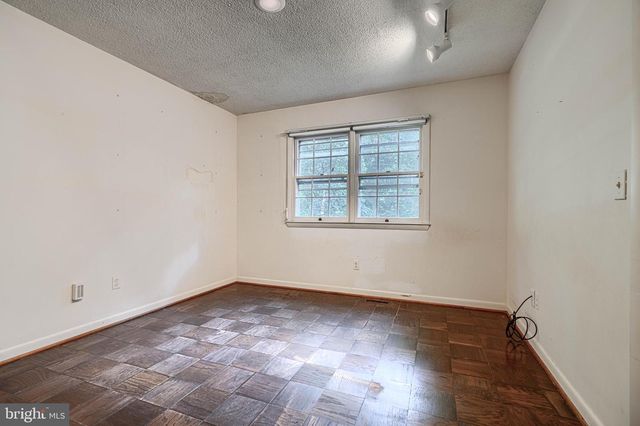 2 KENMONT CT, Owings Mills, MD 21117