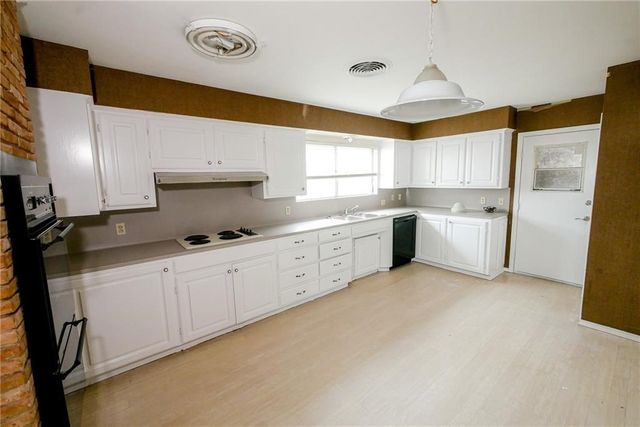 442 Haroldson Dr, Corpus Christi, TX 78412