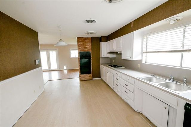 442 Haroldson Dr, Corpus Christi, TX 78412