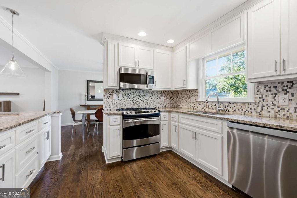 4946 Village Creek Drive, Dunwoody, GA 30338 — photo 3