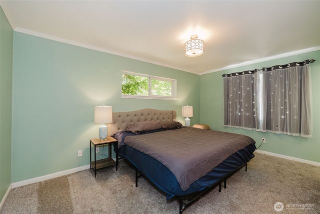 2867 Sand Dollar Road W, Bremerton, WA 98312