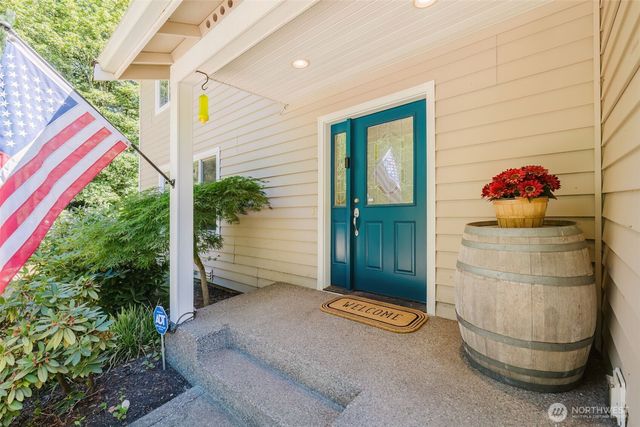 2867 Sand Dollar Road W, Bremerton, WA 98312