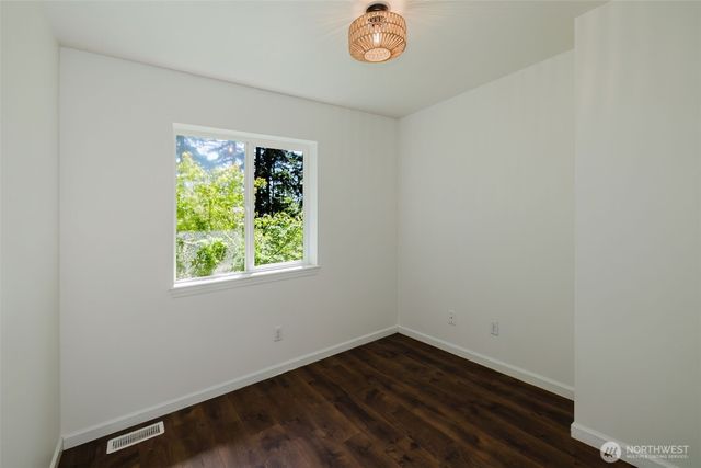 2867 Sand Dollar Road W, Bremerton, WA 98312