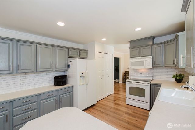 2867 Sand Dollar Road W, Bremerton, WA 98312