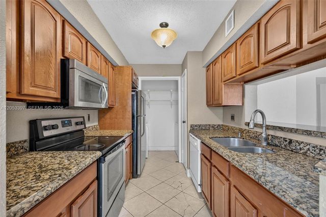 995 Riverside Drive 120, Coral Springs, FL 33071