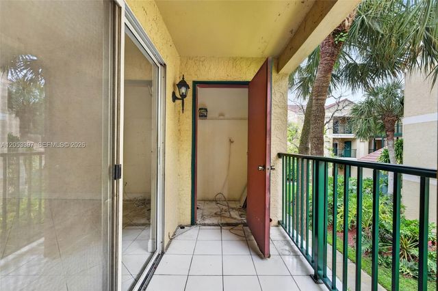 995 Riverside Drive 120, Coral Springs, FL 33071