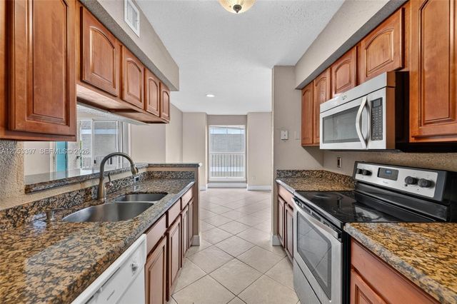 995 Riverside Drive 120, Coral Springs, FL 33071